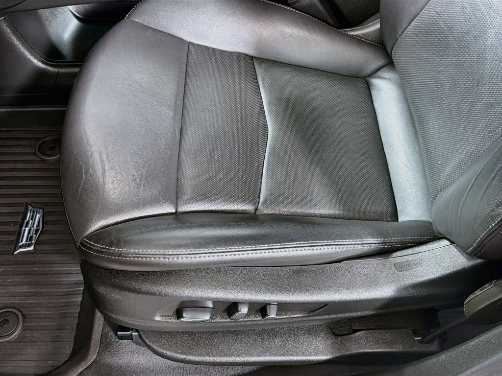 Used 2023 Cadillac XT5 Premium Luxury w/ LPO, Floor Liner Package AWD/4WD image 21