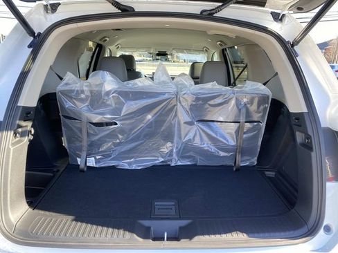 New 2025 Honda Pilot EX-L image 5