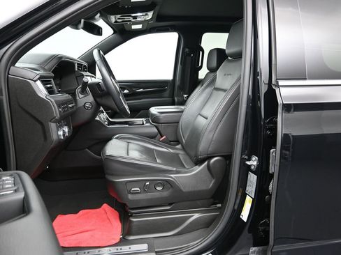 Used 2024 GMC Yukon XL Denali image 14