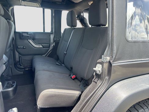Used 2018 Jeep Wrangler Unlimited Sport AWD/4WD image 21