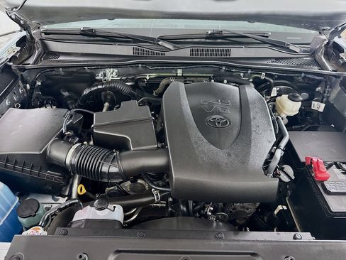 Certified 2023 Toyota Tacoma SR AWD/4WD image 10