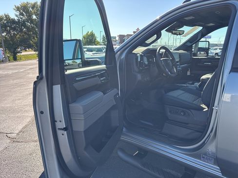 New 2025 Chevrolet Silverado 2500 ZR2 w/ Technology Package image 10