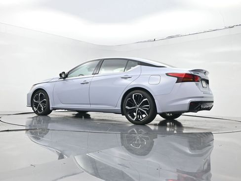 Used 2023 Nissan Altima 2.5 SR w/ SR Premium Package FWD image 21
