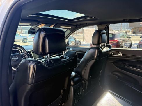 Used 2015 Jeep Grand Cherokee Altitude image 32