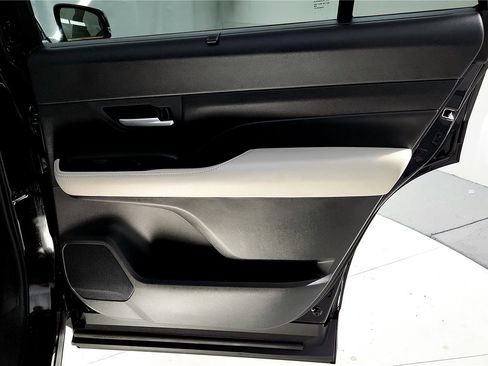 Used 2024 Toyota Grand Highlander Limited image 24