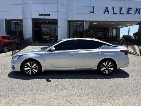Used 2019 Nissan Altima 2.5 SV FWD image 2