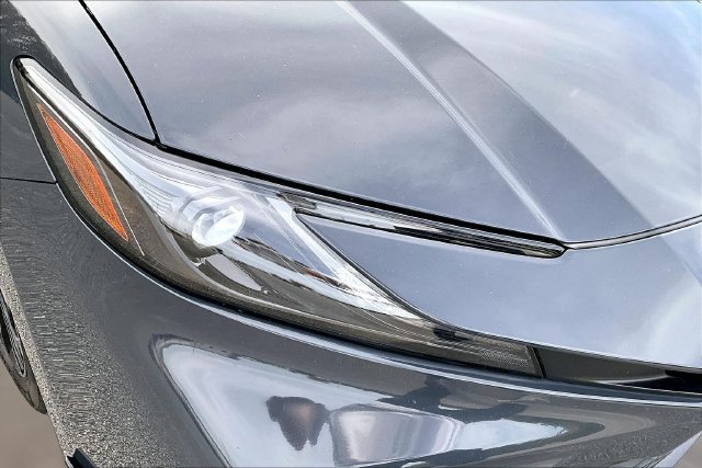Used 2025 Toyota Camry SE w/ Convenience Package FWD image 26