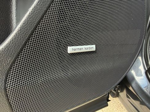 Used 2016 Subaru Forester 2.5i Touring w/ Eyesight & Navigation System image 21