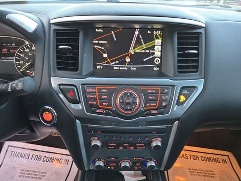 Used 2019 Nissan Pathfinder SL image 13