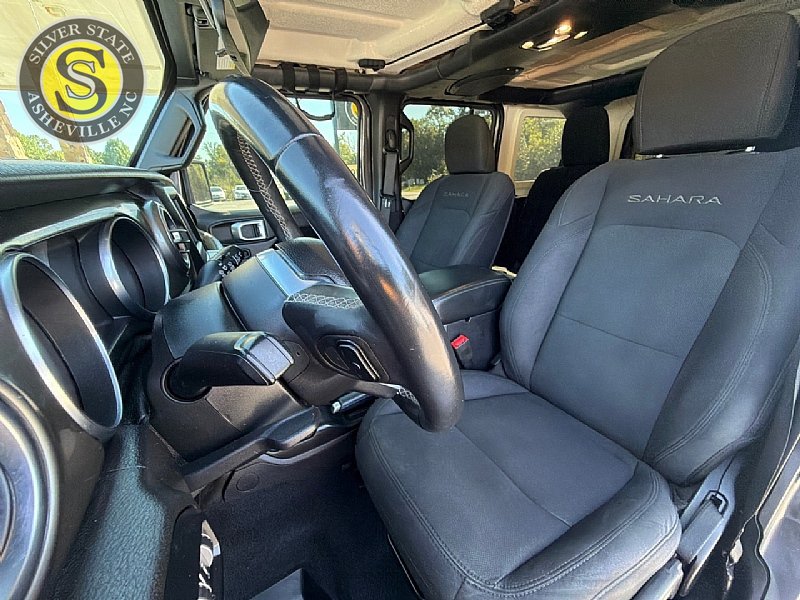 Used 2019 Jeep Wrangler Unlimited Sahara w/ LED Lighting Group AWD/4WD image 12