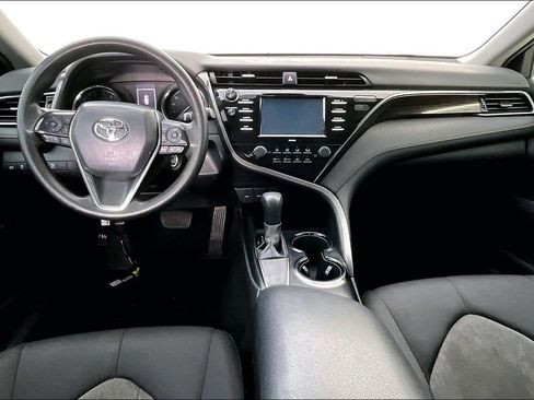 Used 2020 Toyota Camry LE image 20
