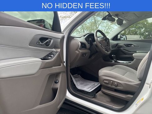 Used 2020 Chevrolet Traverse LT image 21