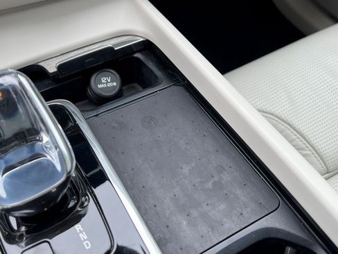 Certified 2022 Volvo XC60 B5 Inscription w/ Advanced Package image 32