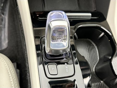 Used 2022 Volvo XC40 T4 Inscription w/ Advanced Package FWD image 17