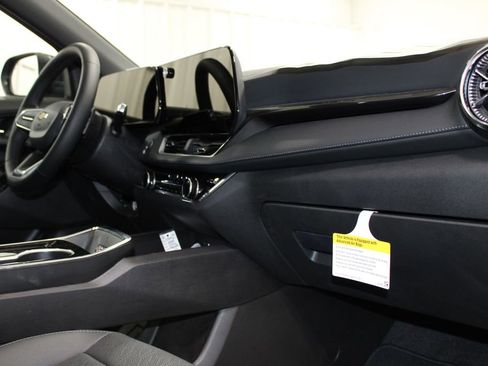 New 2025 Chevrolet Equinox LT w/ Convenience Package II image 21