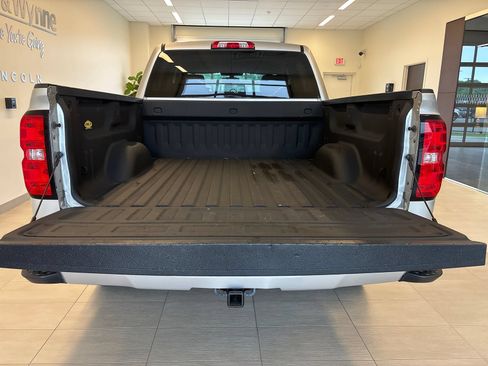 Used 2018 Chevrolet Silverado 1500 LT w/ All Star Edition AWD/4WD image 10