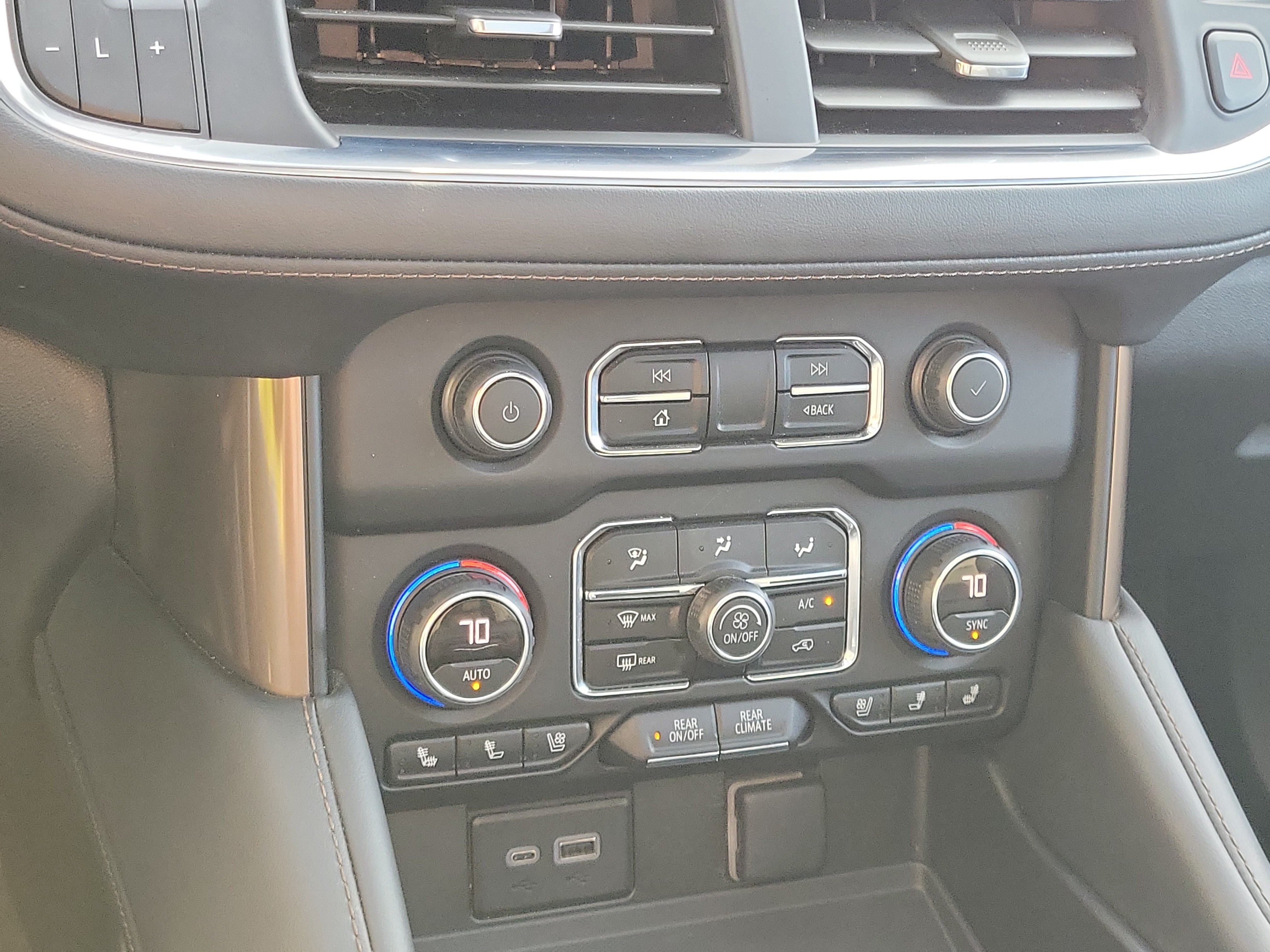 Used 2023 Chevrolet Suburban High Country AWD/4WD image 27