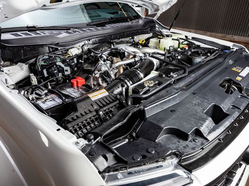 Used 2026 Ford F450 Platinum w/ FX4 Off-Road Package image 40