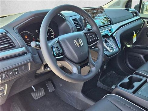 New 2026 Honda Odyssey Touring image 3