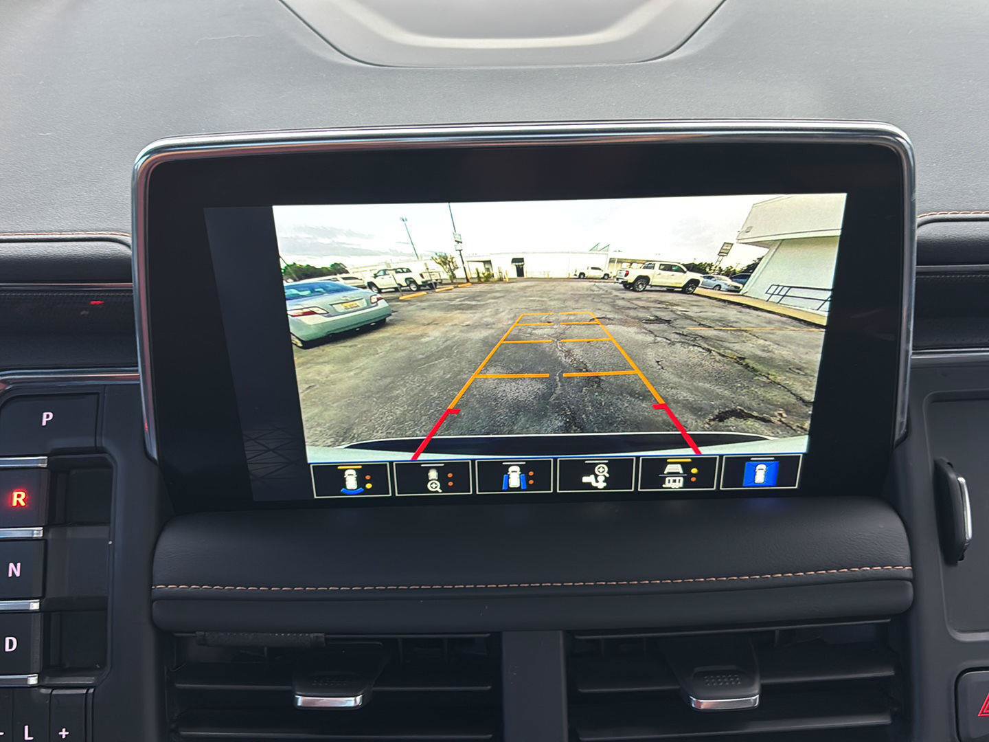 Certified 2024 GMC Yukon AT4 w/ Technology Package AWD/4WD image 23