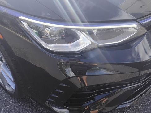 Used 2024 Volkswagen Golf R image 7