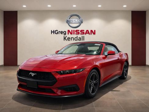 Used 2025 Ford Mustang Premium RWD image 5