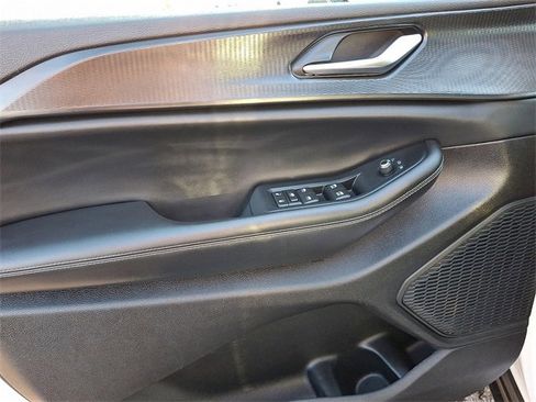 Used 2023 Jeep Grand Cherokee L Laredo image 14