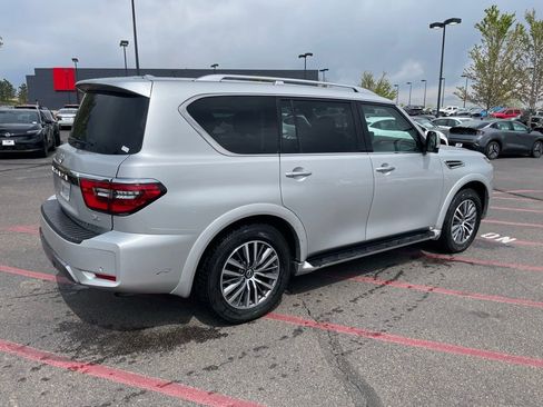 Used 2024 Nissan Armada SL w/ Captain's Chairs Package AWD/4WD image 4