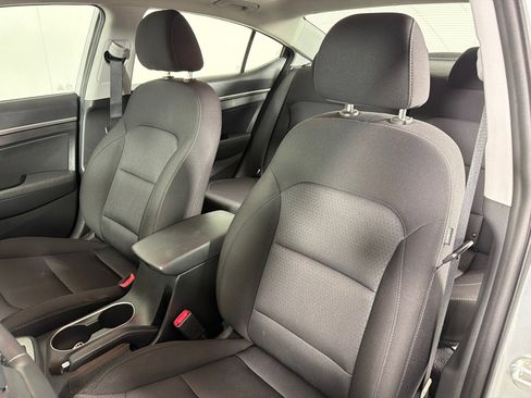 Used 2018 Hyundai Elantra Value Edition FWD image 13