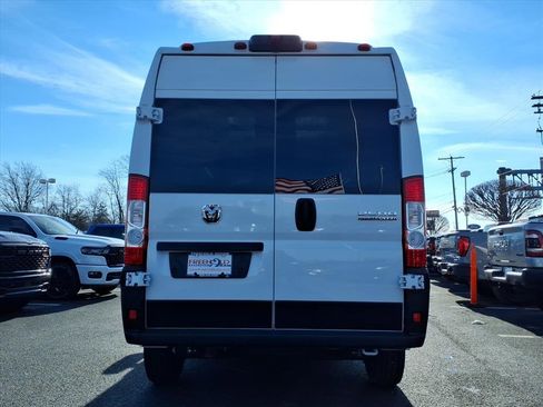 Used 2025 RAM ProMaster 2500 w/ Convenience Group image 18