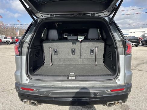 Used 2024 GMC Acadia AT4 w/ Luxury Package image 7