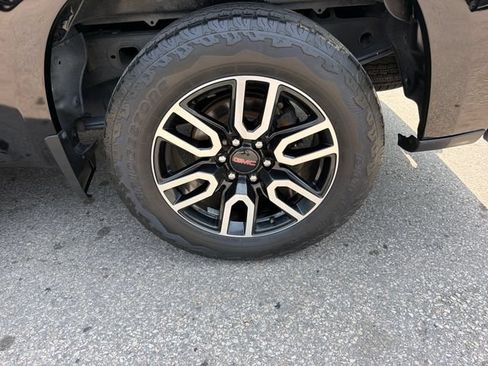 Used 2020 Chevrolet Silverado 1500 LT AWD/4WD image 30