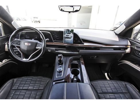 Used 2021 Cadillac Escalade Sport Platinum AWD/4WD image 9