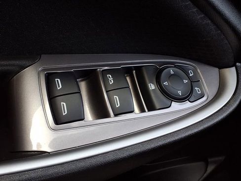 Used 2025 Chevrolet Malibu LT FWD image 17