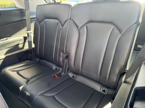 Used 2018 Audi Q7 3.0T Premium Plus w/ Premium Plus Package image 29