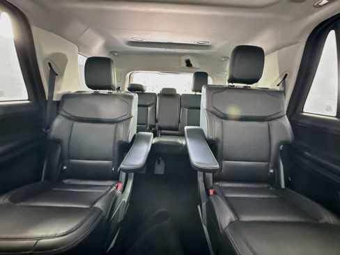 Used 2025 Ford Expedition Platinum w/ Driver's Package AWD/4WD image 41