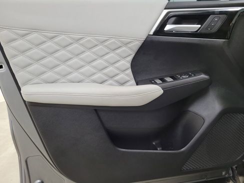 Used 2023 Mitsubishi Outlander SEL image 22