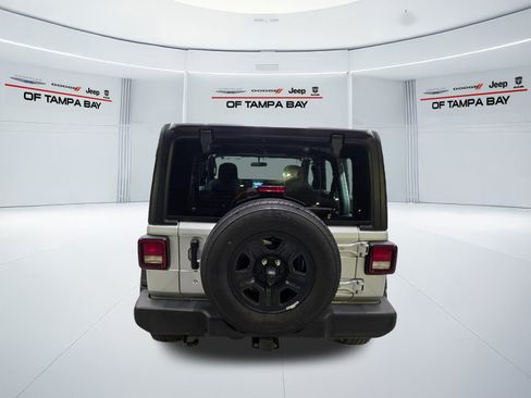 Used 2023 Jeep Wrangler Unlimited Sport AWD/4WD image 5