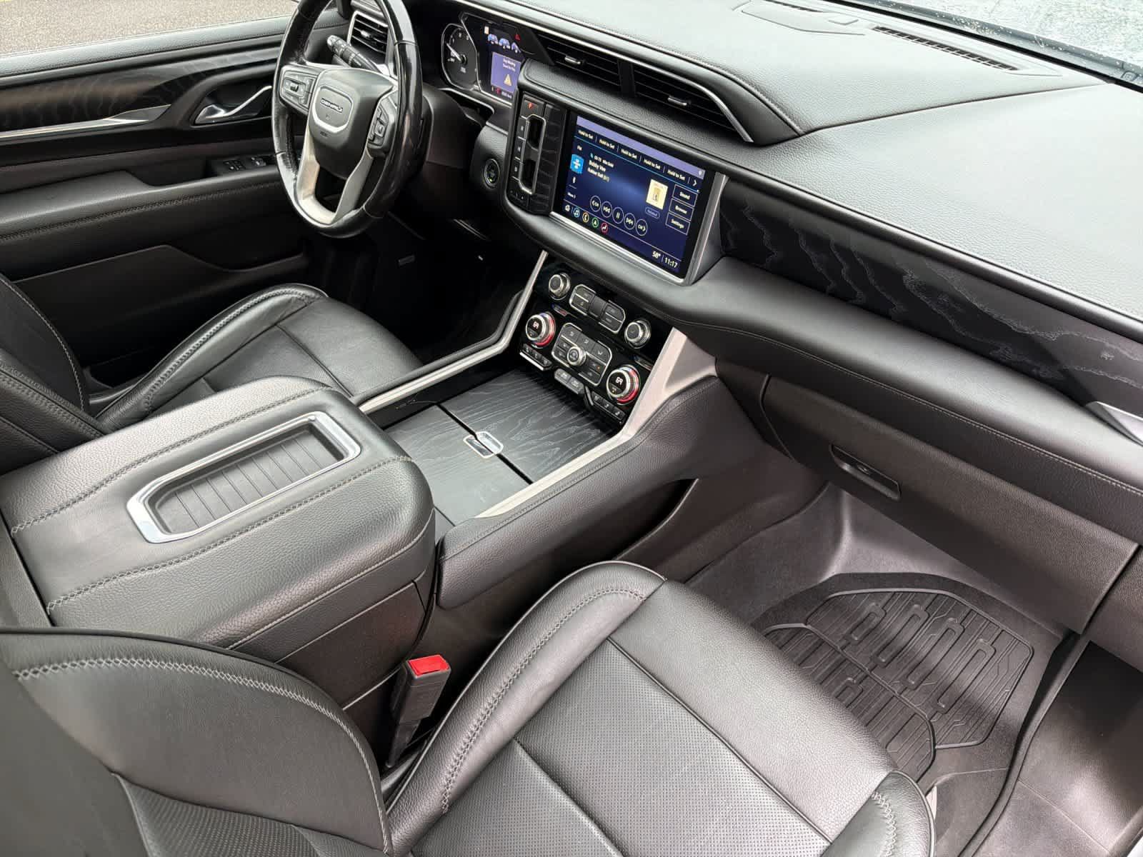 Used 2021 GMC Yukon Denali w/ Denali Ultimate Package AWD/4WD image 18