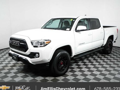 Used 2017 Toyota Tacoma SR5 w/ Tow Package AWD/4WD image 22