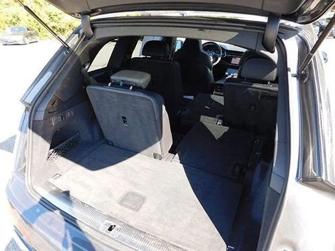 Used 2022 Audi SQ7 Premium Plus w/ SQ7 Executive Package image 9