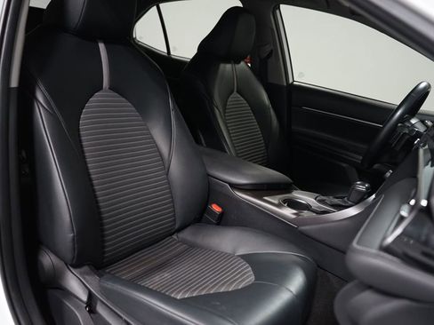 Certified 2021 Toyota Camry SE image 25