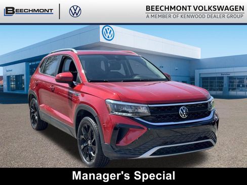 Used 2023 Volkswagen Taos SE w/ Panoramic Sunroof Package AWD/4WD image 1