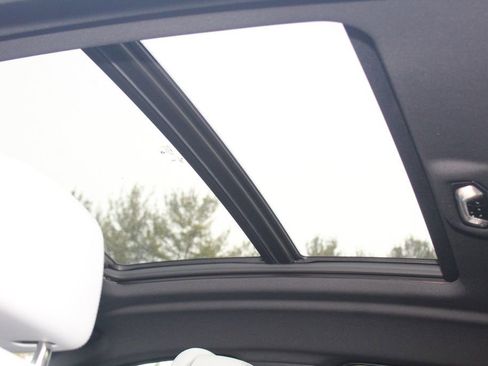 New 2026 BMW X6 xDrive40i w/ Climate Comfort Package image 23