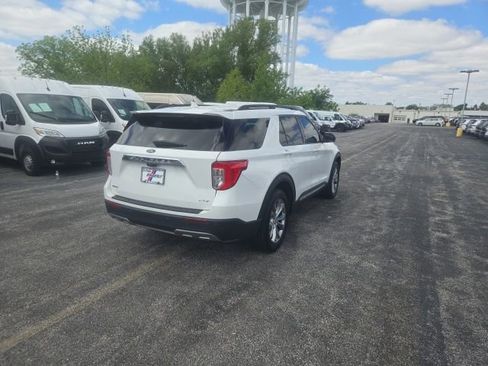 Used 2022 Ford Explorer XLT w/ Equipment Group 202A AWD/4WD image 11