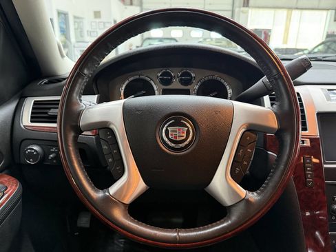 Used 2014 Cadillac Escalade Premium AWD/4WD image 23