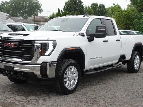 Used 2024 GMC Sierra 2500 Pro image 1