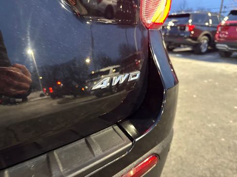 Used 2023 Ford Explorer XLT w/ Equipment Group 202A image 11