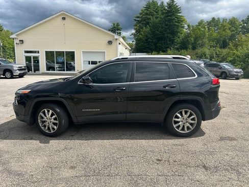 Used 2016 Jeep Cherokee Limited AWD/4WD image 2