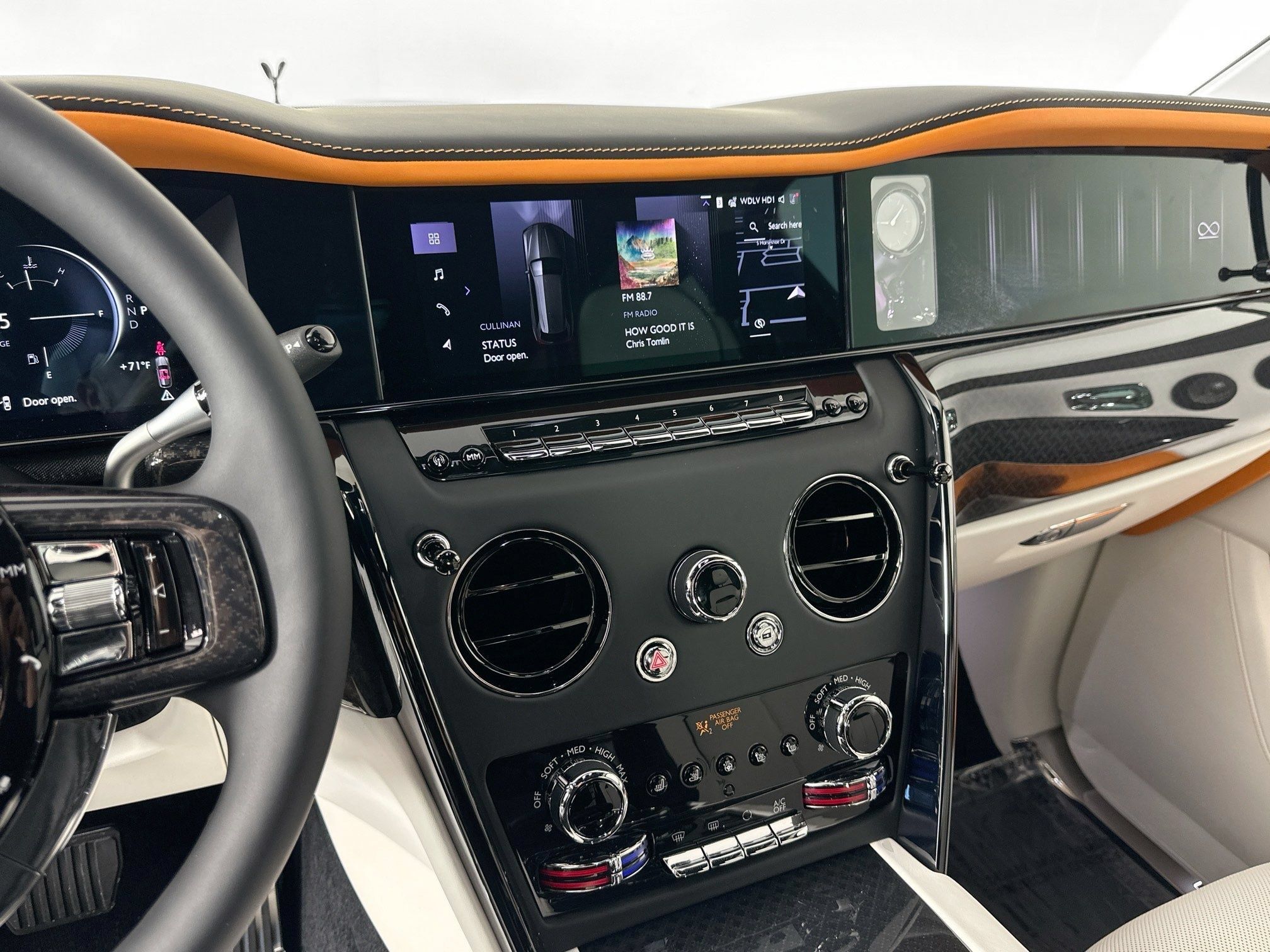 New 2026 Rolls-Royce Cullinan Black Badge AWD/4WD image 13